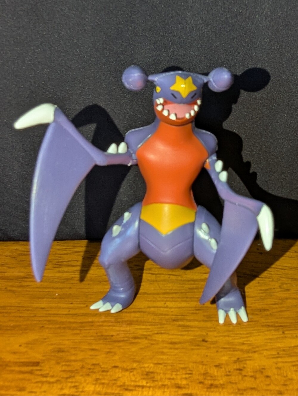 Pokémon Garchomp 4.5" Battle Feature Figure - Jazwares